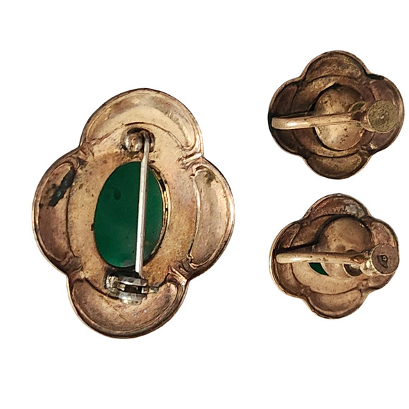 Vtg 1940s Peking Glass Faux Jade Gold Filled Pin Brooch & Screwback Earring Set - Picture 5 of 5